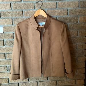 Women’s Buttonless Evening Jacket